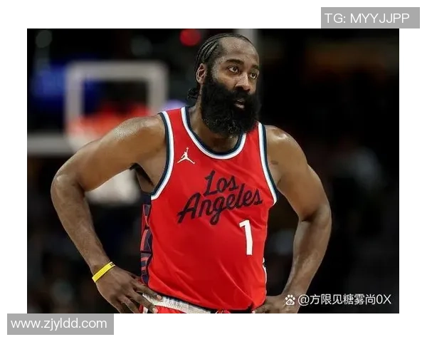 火箭队与马刺队激战正酣图文直播全程回顾与精彩瞬间分析